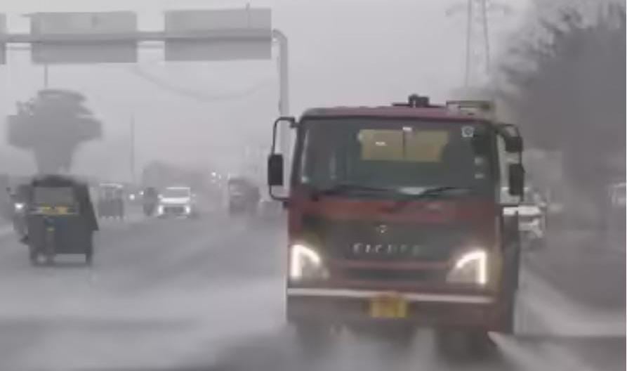 Weather Alert: Jharkhand's weather is behaving erratically, with people confused by the cold and the heat। Weather Alert:झारखंड का मौसम कर रहा है खूब मनमानी, कभी सर्दी कभी गर्मी से लोग कंफ्यूज