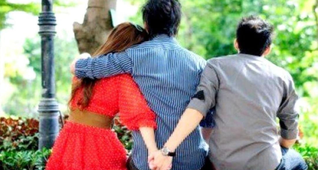 He'll do anything for love! Another girl was getting close to his boyfriend, and his girlfriend couldn't stand it and committed this crime। बॉयफ्रेंड के करीब आ रही थी दूसरी लड़की, गर्लफ्रेंड को नहीं हुआ बर्दाश्त और कर बैठी ये कांड
