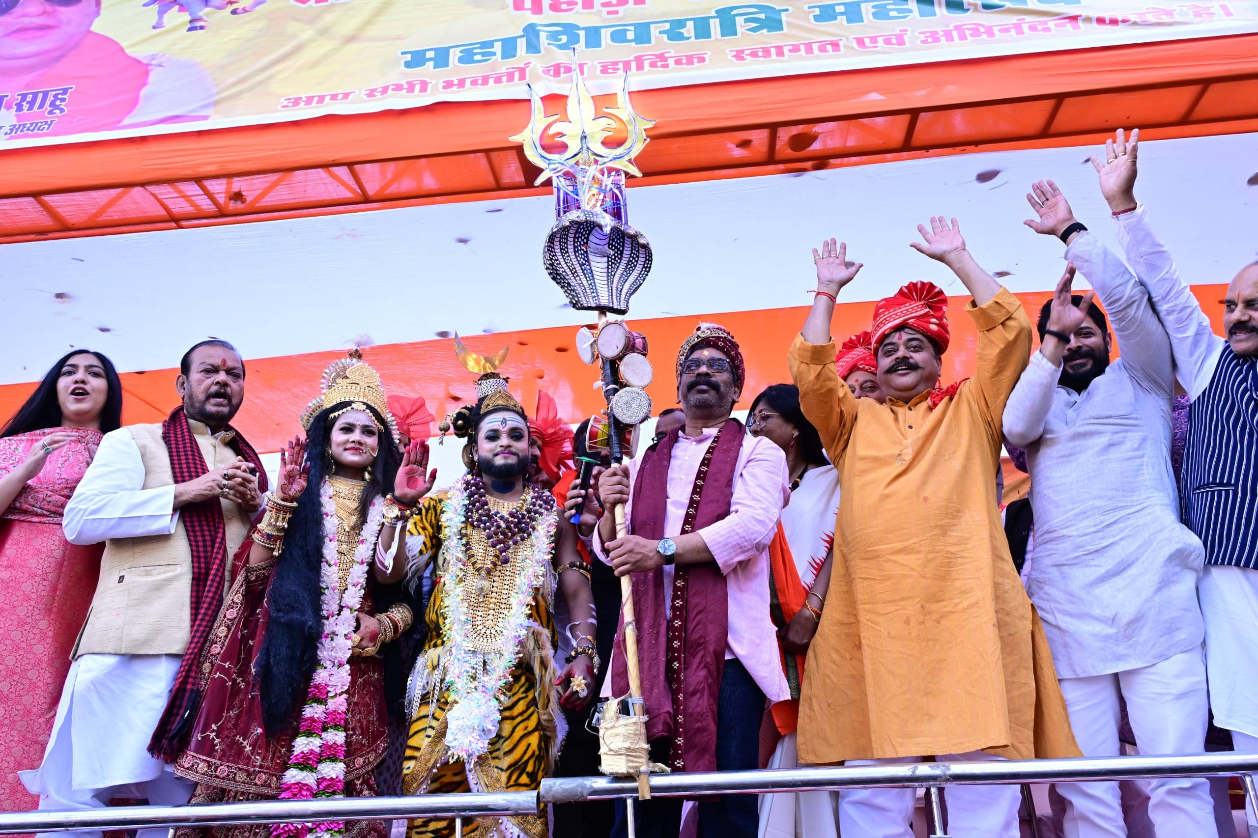 पहाड़ी मंदिर में महाशिवरात्रि पर मुख्यमंत्री हेमंत सोरेन ने की पूजा, शहरवासियों के लिए की कामना