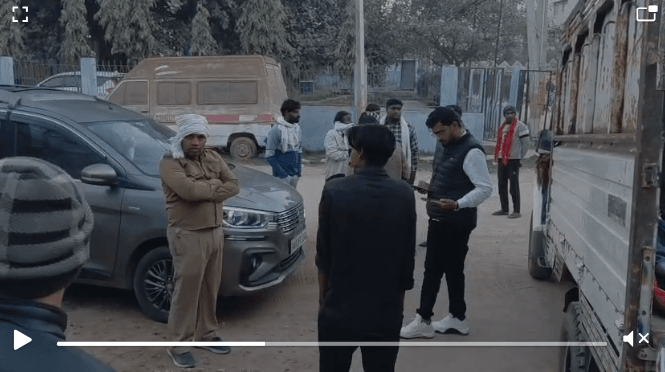 Bus carrying school children on a tour to Patna met with an accident, two died | स्कूली बच्चों को लेकर टूर के लिए पटना जा रही बस दुर्घटनाग्रस्त, दो की मौत
