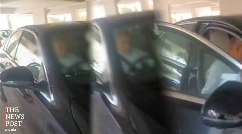 मर्सिडीज की बोनट पर युवक को घसीटने का वीडियो वायरल, कई लोगों को रौंदने की भी की कोशिश