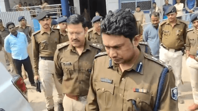 Police-criminal encounter in Muzaffarpur, ASI Vikas Singh and two criminals injured | मुजफ्फरपुर में पुलिस अपराधी मुठभेड़, ASI विकास सिंह समेत दो अपराधी घायल