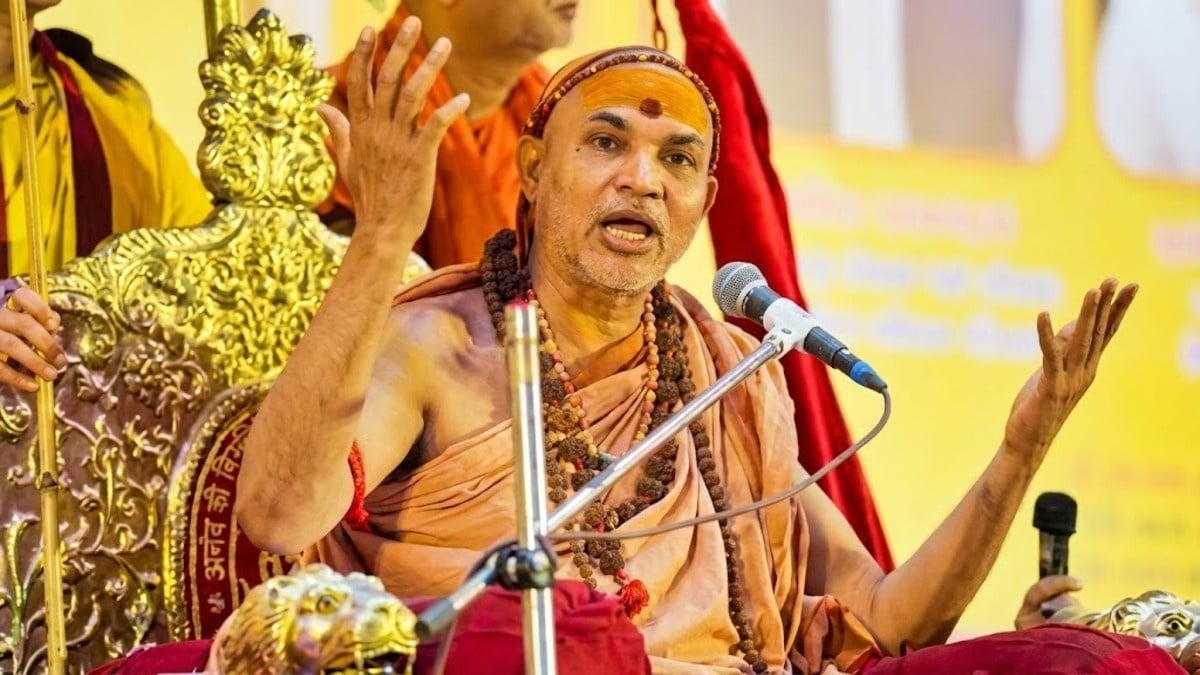 शंकराचार्य स्वामी अविमुक्तेश्वरानंद पर POCSO के तहत केस दर्ज, शिष्य मुकुंदानंद का नाम भी शामिल