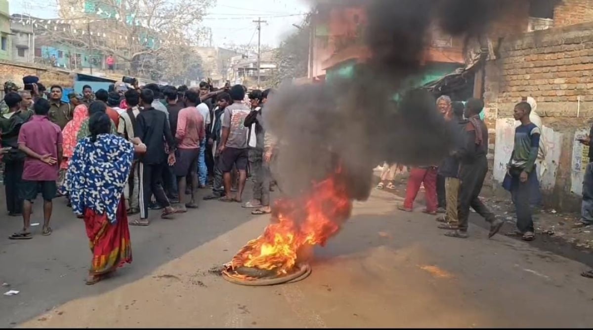 Breaking: नगर निगम चुनाव के दौरान झरिया में बवाल, सड़क जाम से कई बूथों पर मतदान प्रभावित