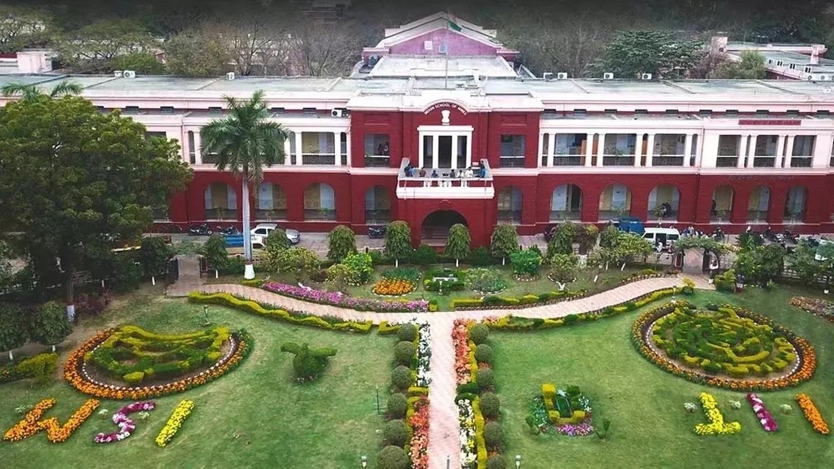 IIT-ISM ने रचा प्लेसमेंट इतिहास, 3 छात्रों को मिला 1.5 करोड़ का सालाना पैकेज