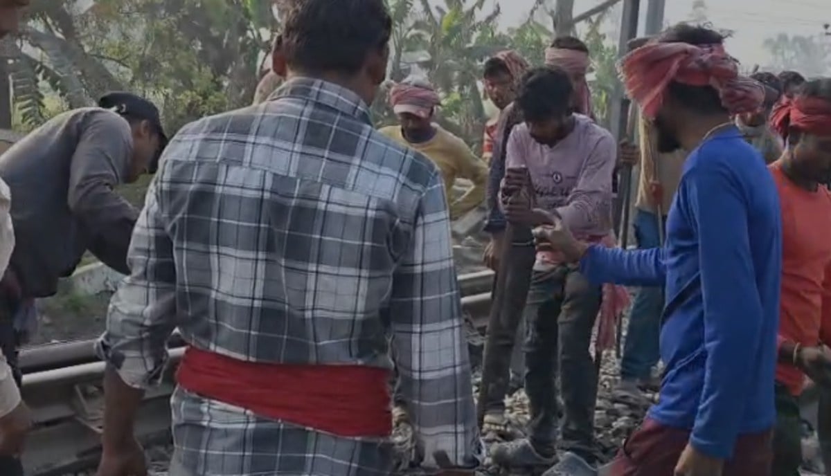 बेतिया में बड़ा रेल हादसा टला, ट्रैक टूटने के कारणों की जांच शुरू