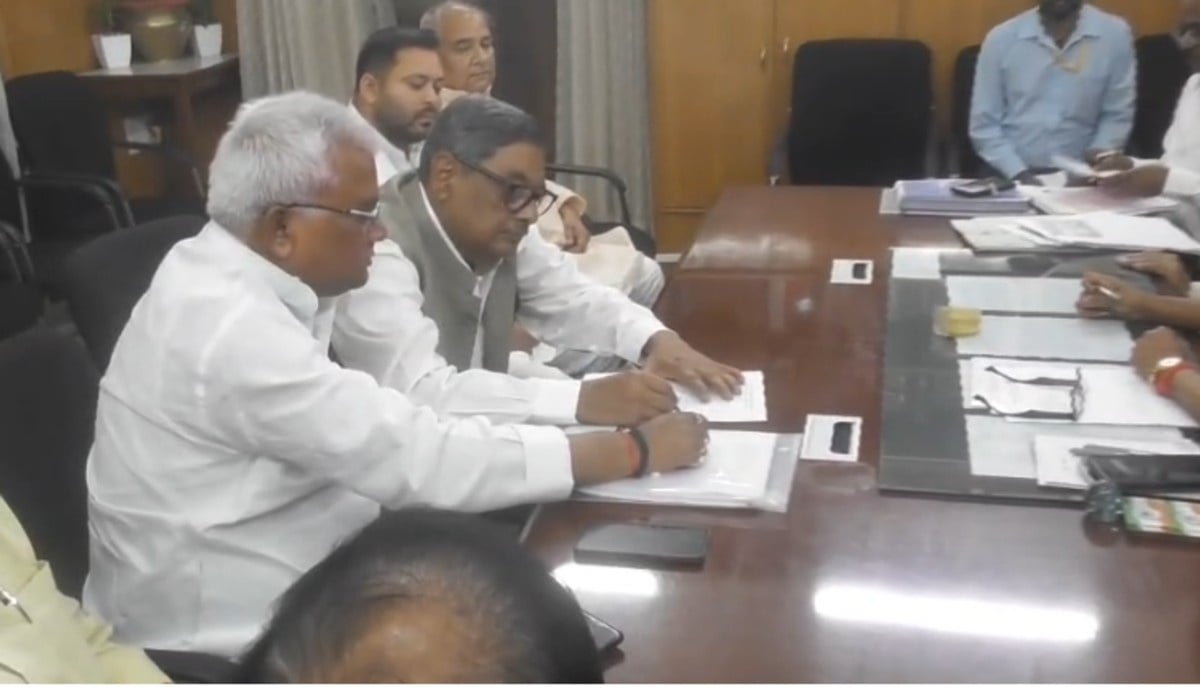 राज्यसभा के लिए अमरेन्द्र धारी सिंह ने किया नामांकन, तेजस्वी यादव रहे मौजूद