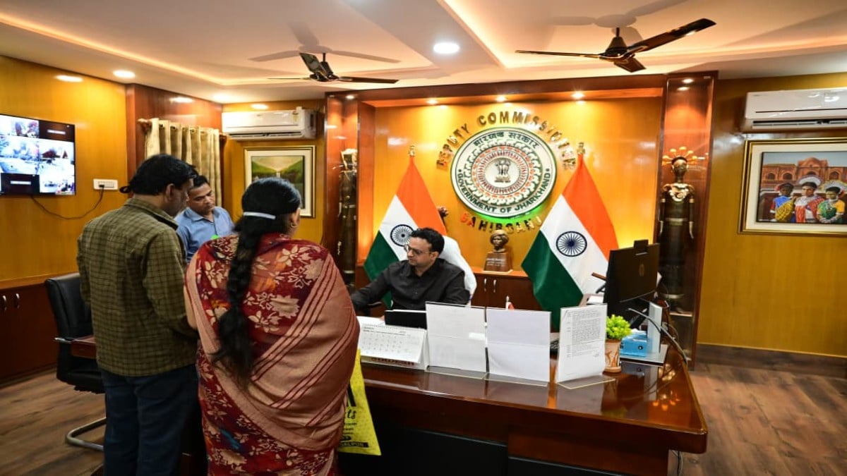 अब लोगों की समस्याओं का होगा निदान, DC हेमंत सती ने लगाई जनता दरबार