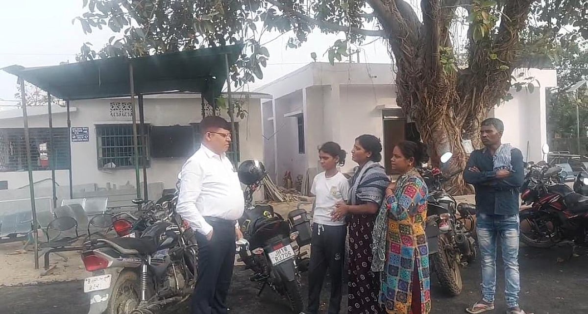 साहिबगंज के नेशनल मेडिकल की बड़ी लापरवाही! इंजेक्शन लगते ही महिला की मौत,परिजनों का हंगामा