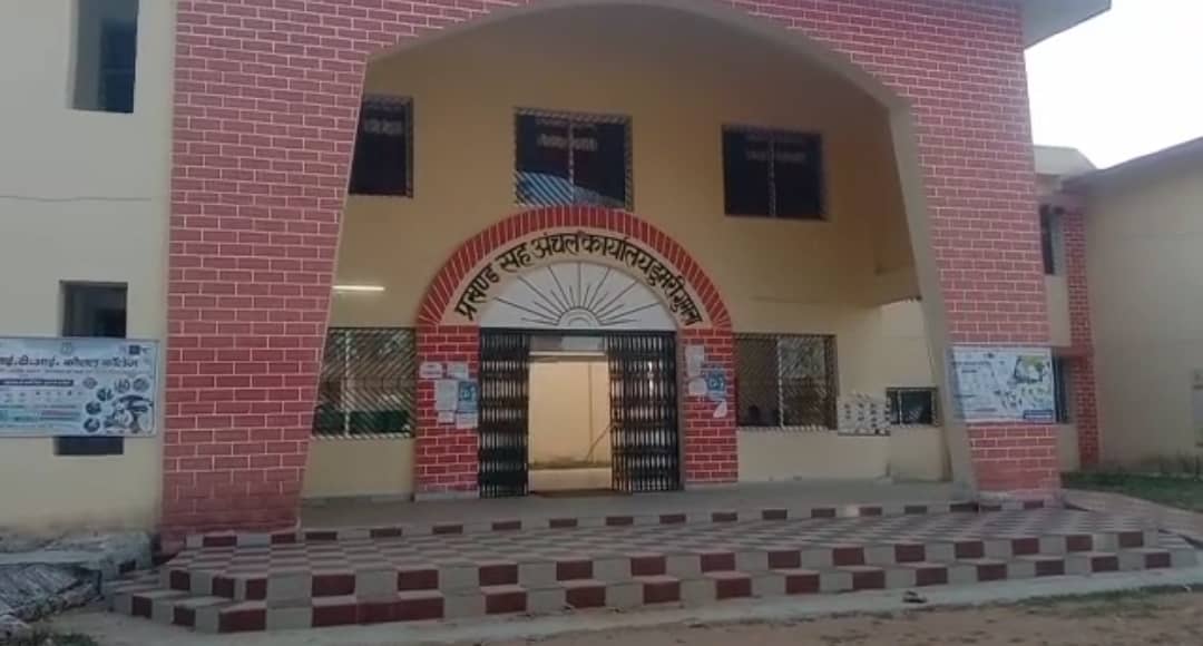 आधार कार्ड अपडेट करने के नाम पर हो रही अवैध वसूली, दोषियों पर होगी कार्रवाई