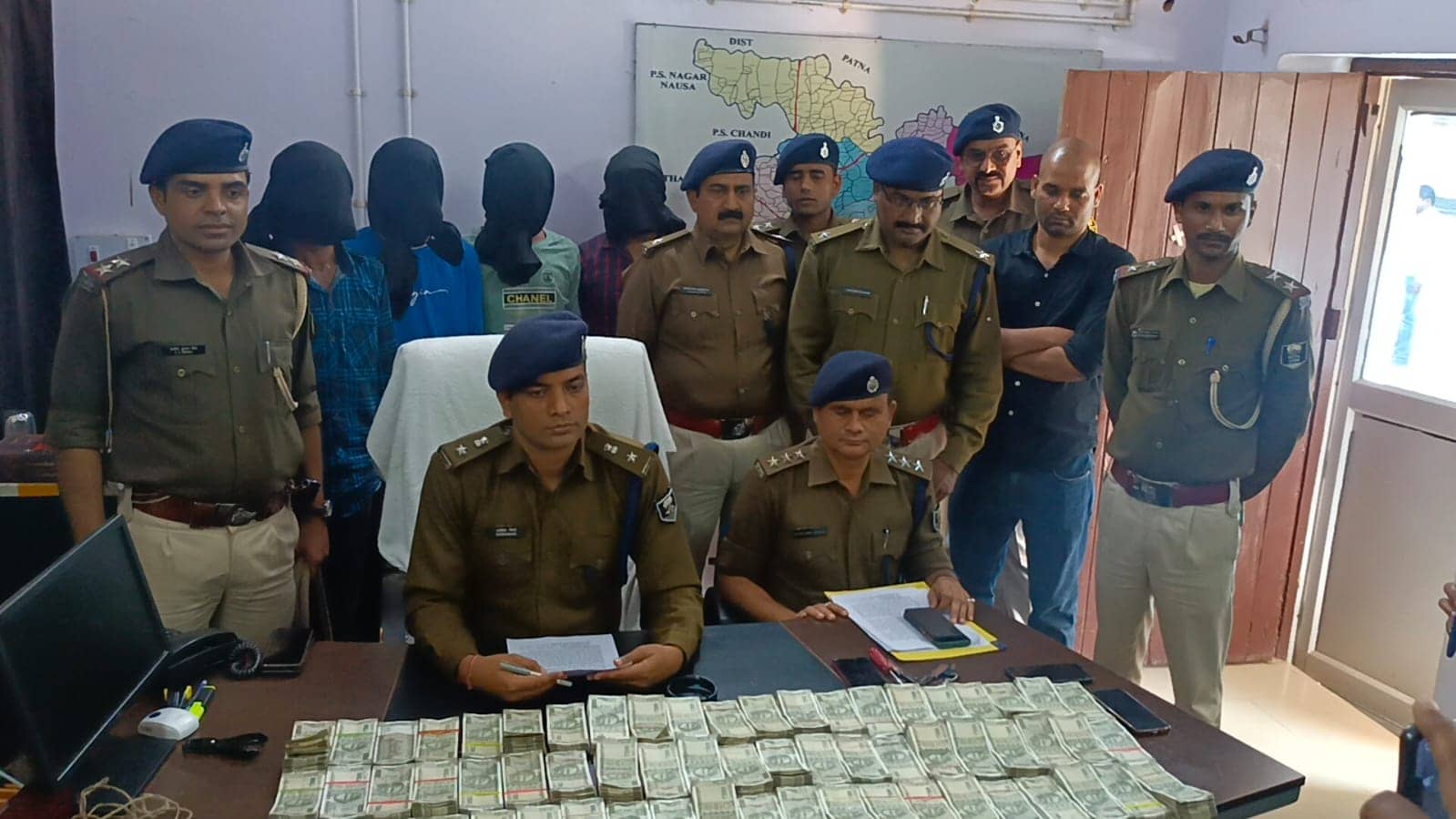 बिहार पुलिस की बड़ी कार्रवाई, एटीएम से लूटी राशि के साथ चार बदमाशों को किया गिरफ्तार