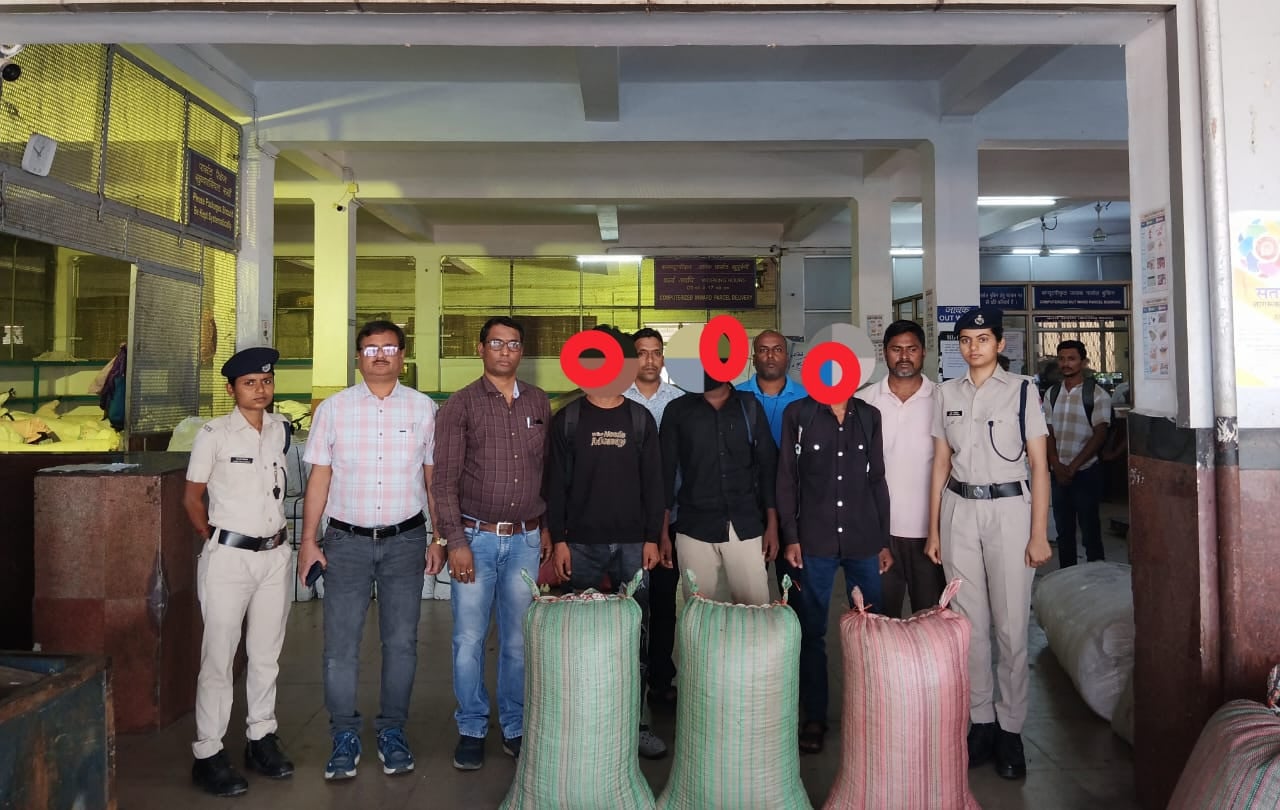 सोयाबीन के बोरे में छिपा कर ले जा रहे थे गांजा, टाटानगर रेलवे स्टेशन से 4 गिरफ्तार