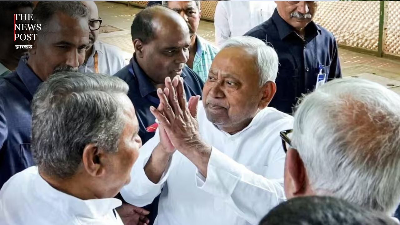 शपथ लेने के बाद दिल्ली से लौटे नीतीश कुमार, बिहार में नई सरकार की हलचल तेज!