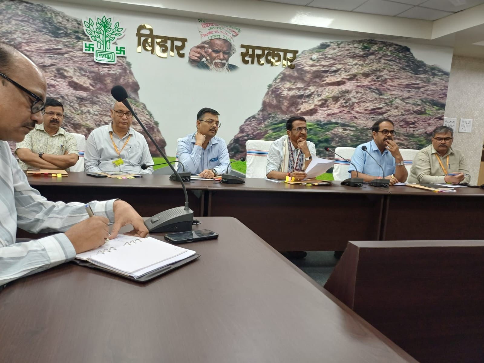 बिहार में एक करोड़ रोजगार का लक्ष्य,मंत्री ने की समीक्षा बैठक,सभी जिला में लगेगा रोजगार मेला
