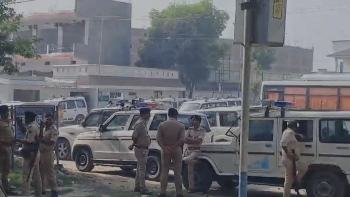 सीएम नीतीश के विधायक को गिरफ्तार करने 50 गाड़ी लेकर पहुंची पुलिस, छावनी में तब्दील ईलाका