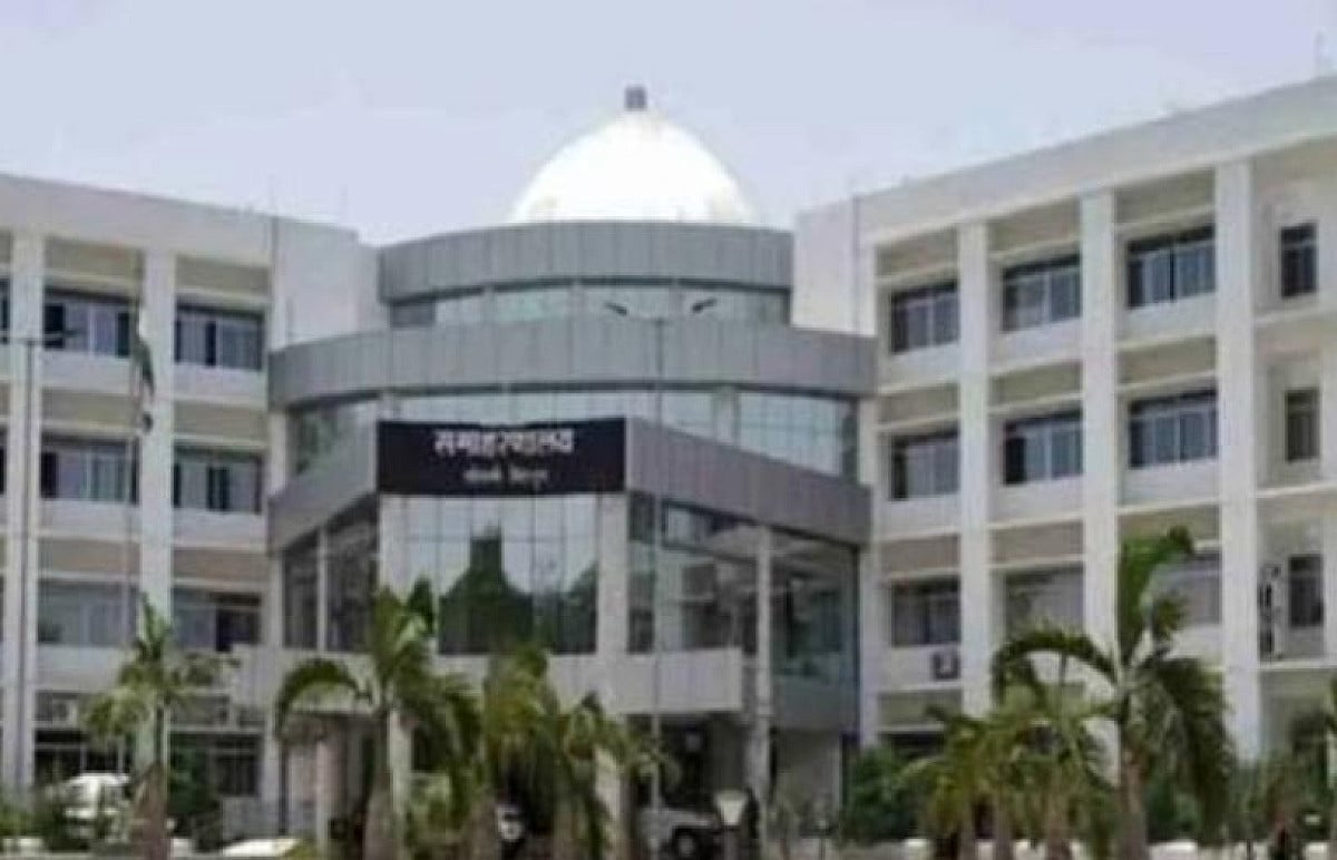 साहब को पैसा देना होता है.. DC आदेश के बाद भी चाईबासा लेबर कार्ड वायरल वीडियो में क्यों नहीं हुई कार्रवाई?