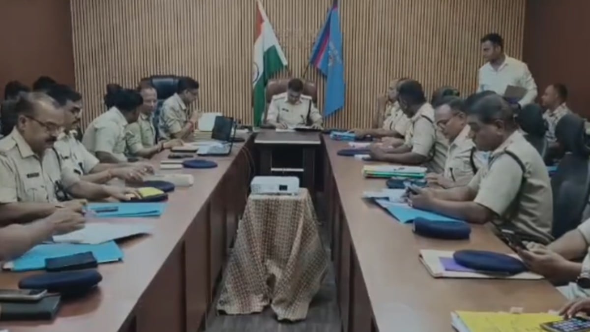 देवघर में अपराधियों के 5 साल का रिकॉर्ड खंगाल रही पुलिस, साइबर गैंग पर CCA से कसेगी शिकंजा