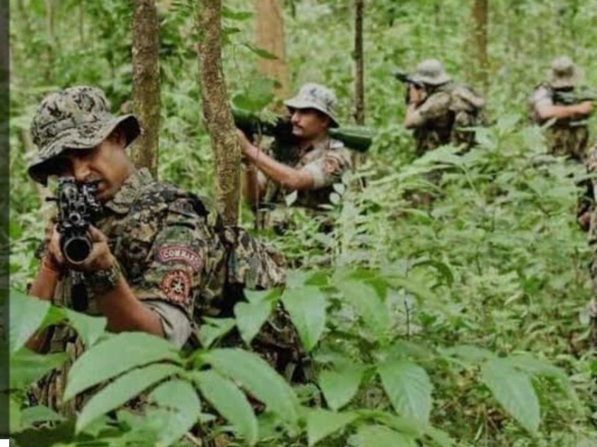 बड़ी खबर : सारंडा में नक्सली और सुरक्षा बल के जवानों में मुठभेड़,कोबरा जवान को लगी लगी