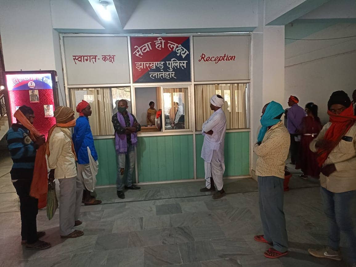 पुलिस पर लगाया अमानवीय तरीके से प्रताड़ित करने का आरोप, दोषी को सजा दिलाने की मांग