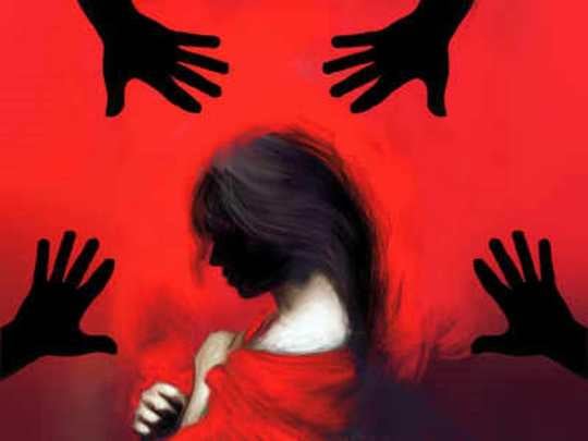 पार्टी के नाम पर दोस्त के घर ले गया बॉयफ्रैंड, फिर तीन दोस्तों के साथ किया गैंगरेप