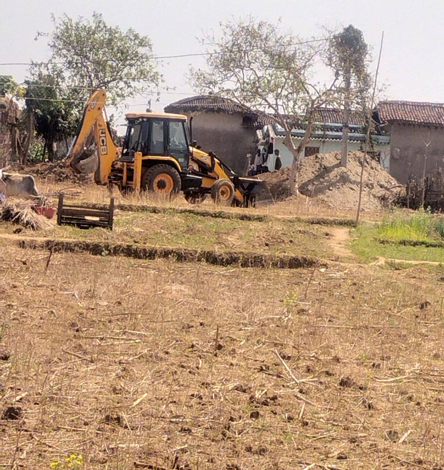 चतरा में कुआं खुदाई को लेकर दो गुट में विवाद
