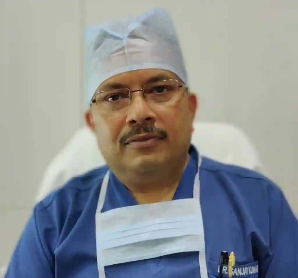 हेल्पलाइन जारी, अब इस नंबर पर ले सकते हैं न्यूरो सर्जन डॉ संजय कुमार से परामर्श