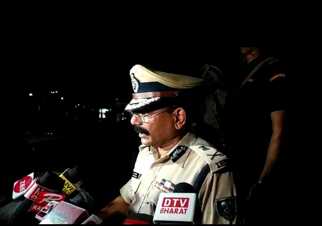 डीजीपी एसके सिंघल ने किया पटना के थानों का औचक निरीक्षण