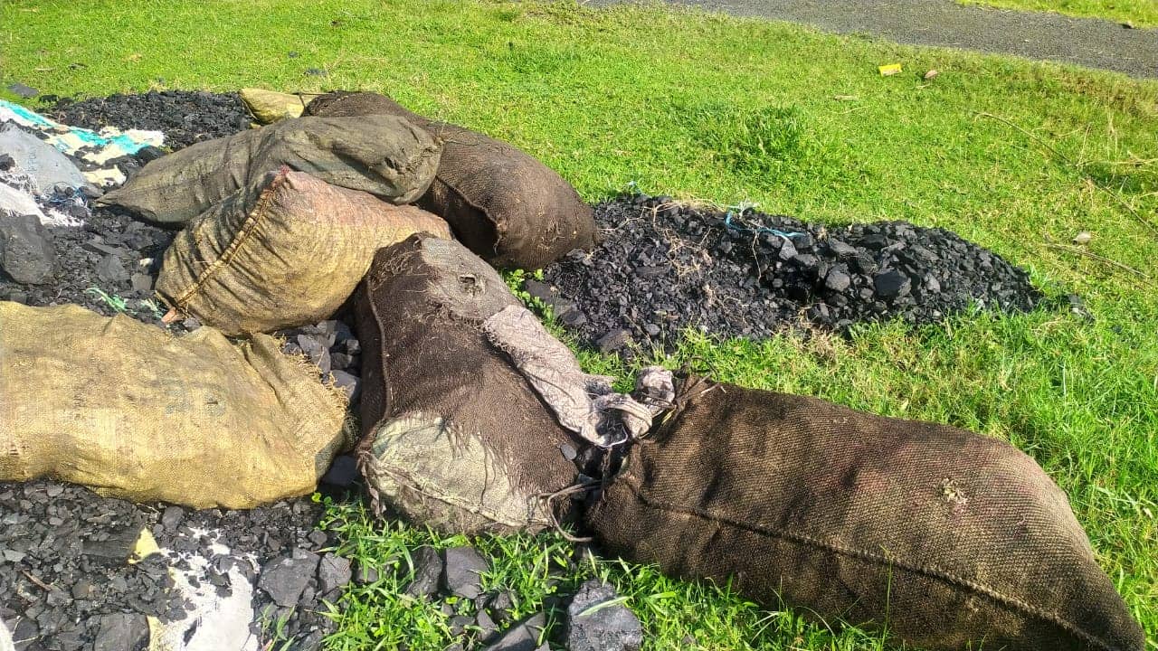 पाकुड़ में बाइक से हो रहे कोयला तस्करी के खिलाफ पुलिस का अभियान शुरू