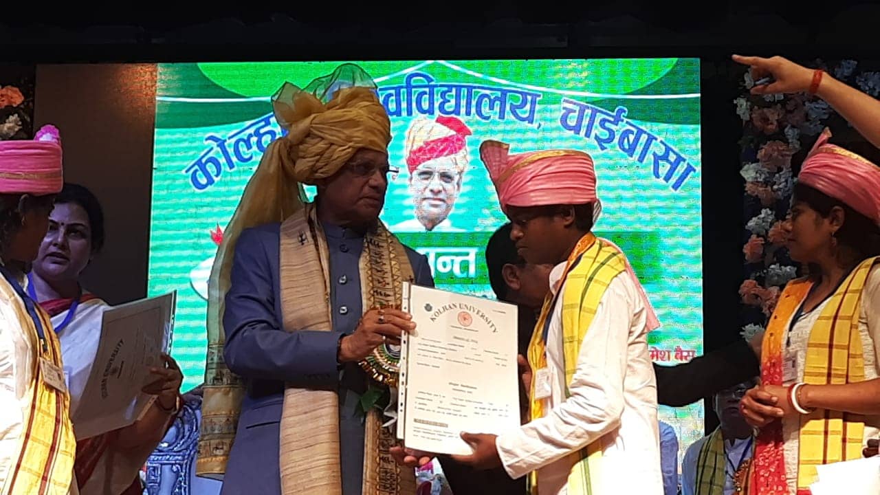 दीक्षांत समारोह : कुलाधिपति ने 112 गोल्ड मेडलिस्ट समेत 91 पीएचडी धारियों को किया सम्मानित