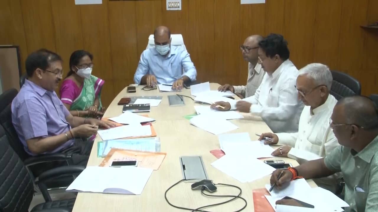 धनबाद : अब नहीं चलेगी निजी स्कूलों की मनमानी, लंबे इंतजार के बाद जिला शिक्षा समिति गठित