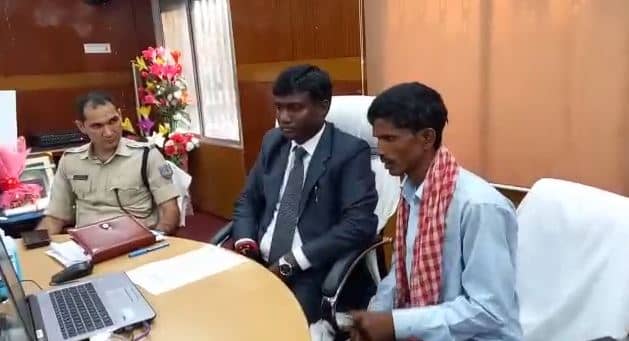 त्रिकुट रोप-वे हादसा : REAL HERO पन्ना लाल को CM ने किया पुरस्कृत, सौंपा एक लाख रुपए का चेक