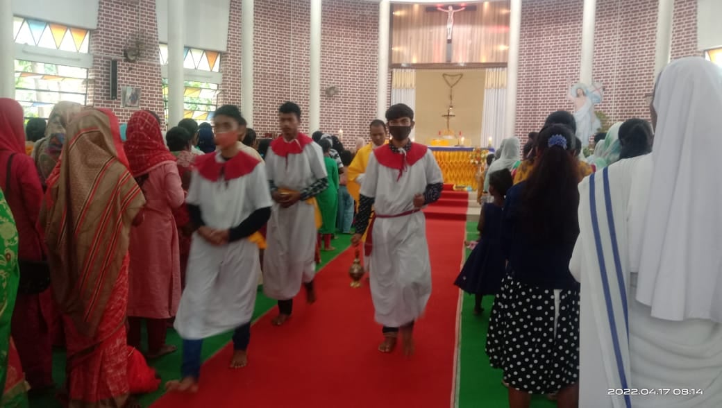 प्रभू ईसा के पुनरुत्थान दिवस ईस्टर संडे धूमधाम से मनाया गया, लोगों ने एक दूसरे को दी बधाई