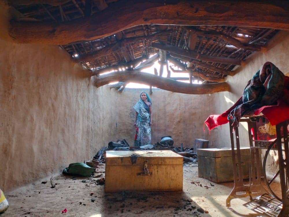 रात में सोया था परिवार, शॉर्ट सर्किट से लगी आग, सबकुछ जलकर खाक