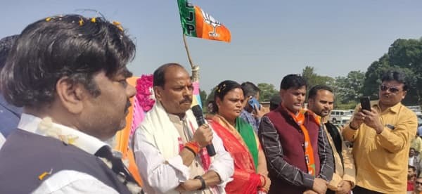 पत्नी को मुख्यमंत्री बनाने का सपना देख रहे हेमंत, भाजपा नहीं होने देगी पूरा : रघुवर दास