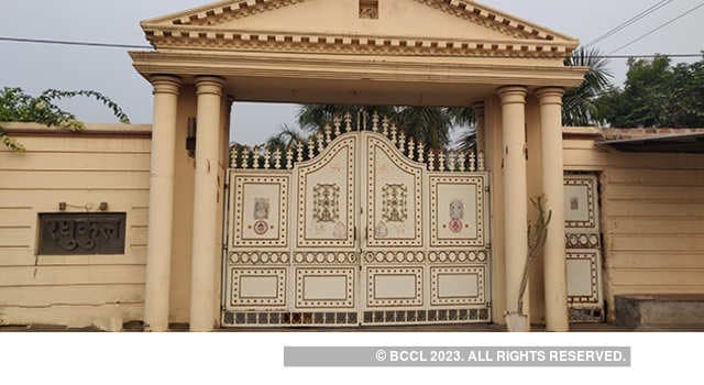 सड़क दुर्घटना के बाद नाटकीय ढंग से हुई रघुकुल की एंट्री, फिर हुआ अपहरण, जानिए आगे क्या हुआ