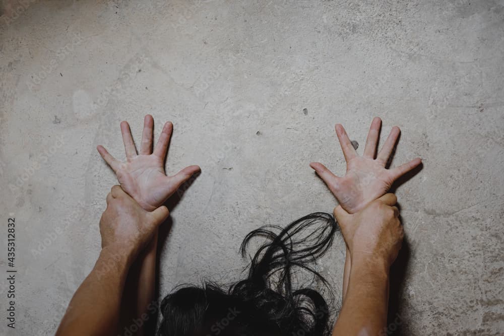 एक साल तक दरिंदा करता रहा नाबालिग का बलात्कार, प्रेग्नेंट होने पर खुला राज