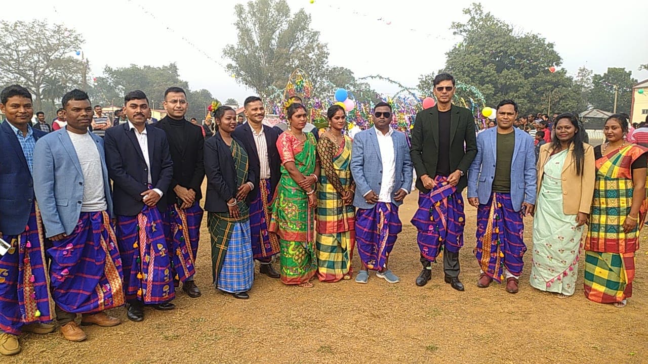 दुमका में सोहराय मिलन समारोह का आयोजन, DIG,SP सहित सभी पुलिस पदाधिकारी हुए शामिल