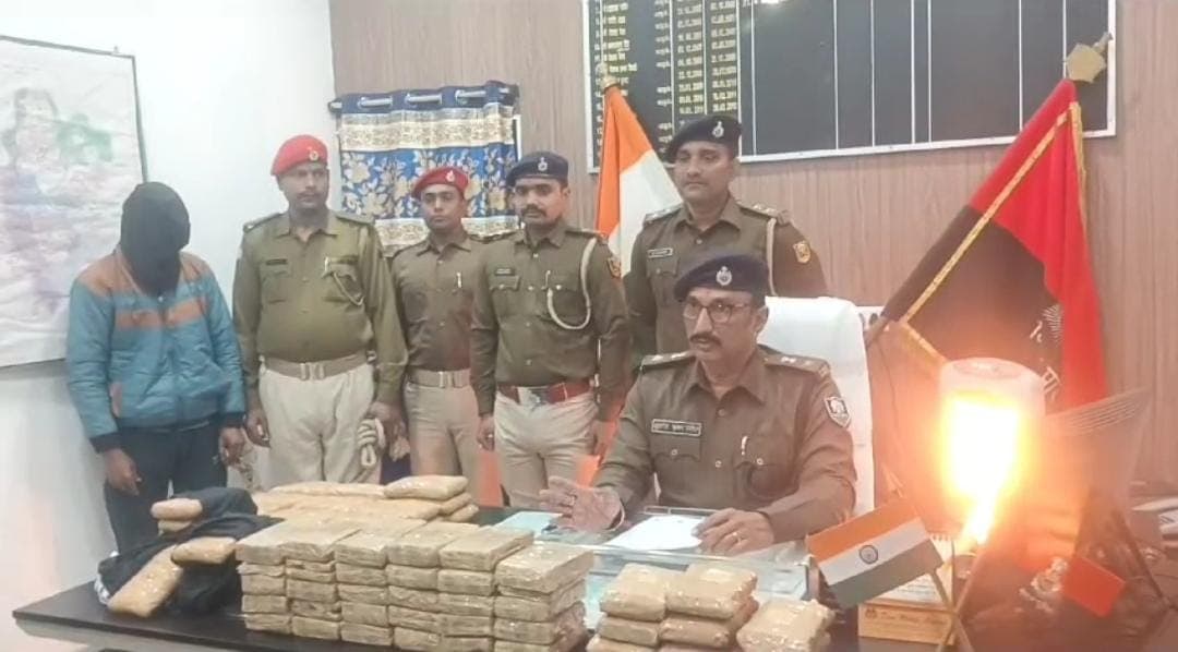Breaking: बगहा में 7 करोड़ के चरस के साथ एक तस्कर गिरफ्तार,वाहन जांच के दौरान पुलिस को मिली कामयाबी