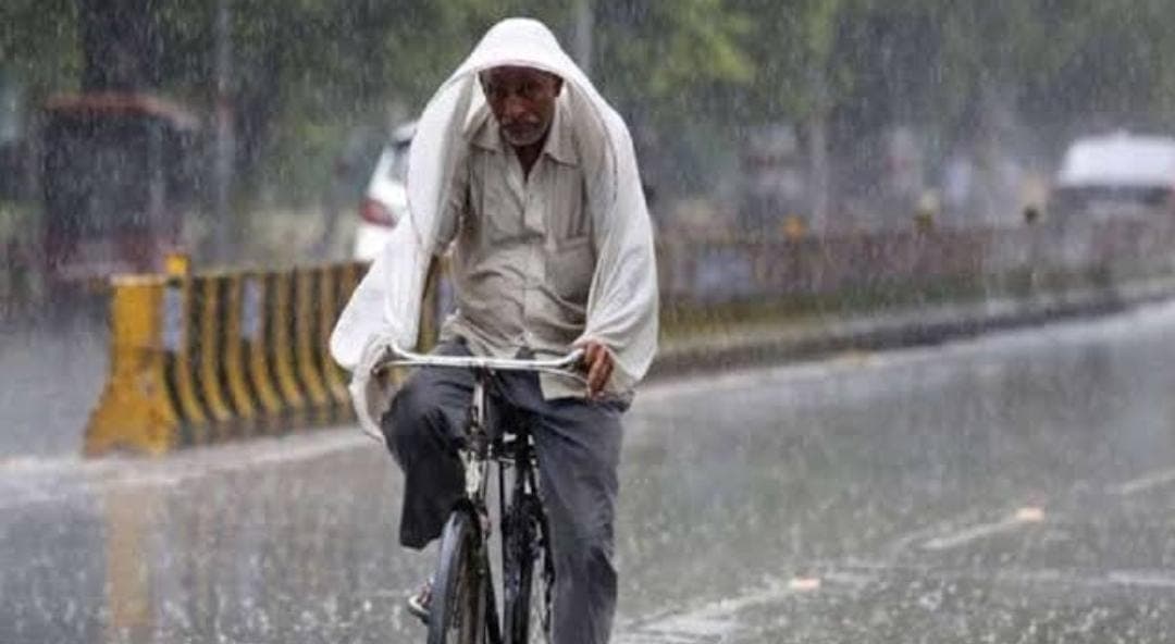 Weather Forecast: झारखंड में मौसम की आंख मिचौली जारी, कुछ जिलों में हीट वेव तो कुछ जिलों में बारिश का अलर्ट