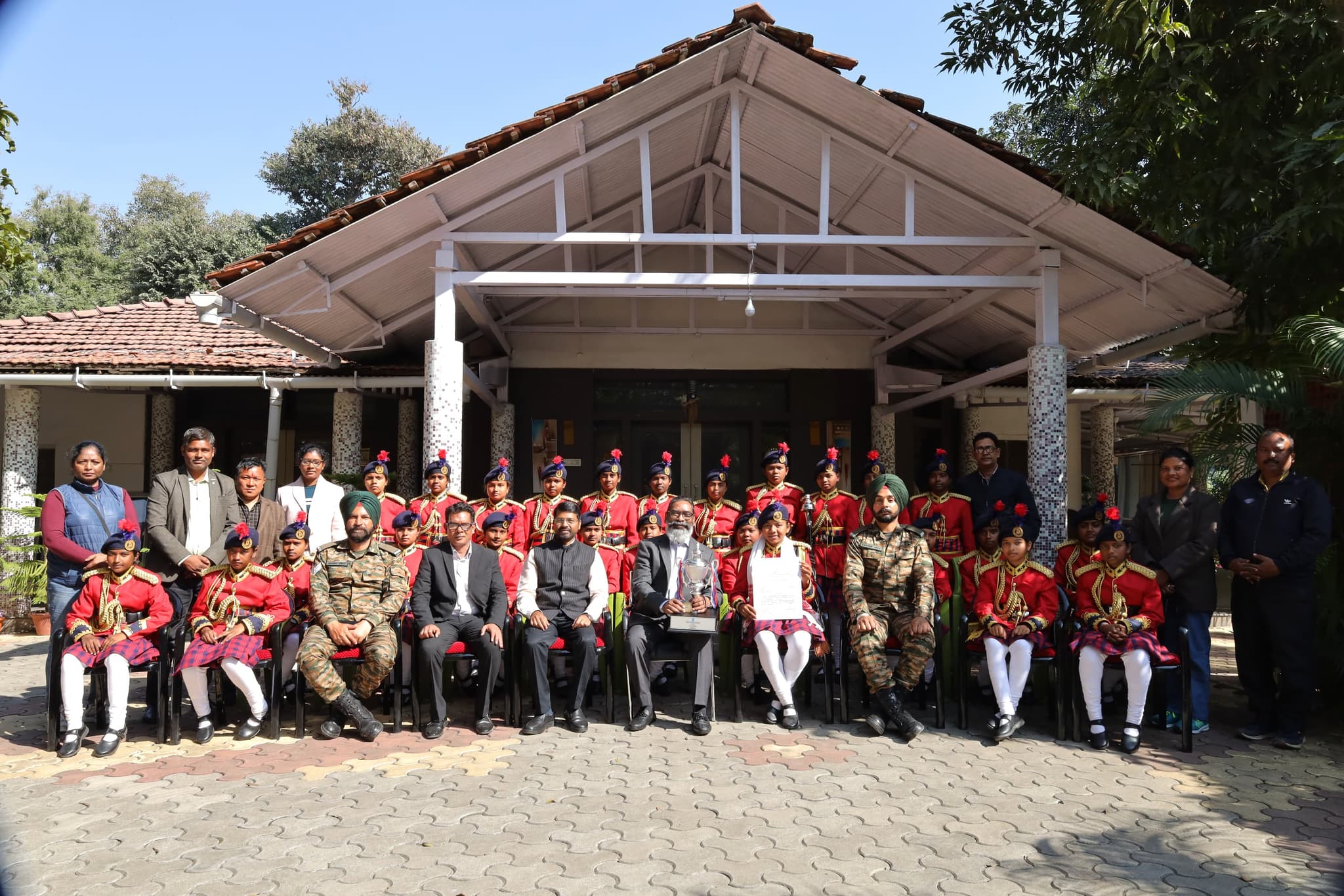 नेशनल स्कूल बैंड कॉम्पटीशन में विजेता रही छात्राओं को सीएम ने किया सम्मानित, कहा- झारखंड के लिए यह एक बड़ी उपलब्धि
