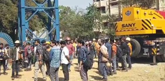 जमशेदपुर: बावन इंजीनियरिंग इंडिया लिमिटेड की मनमानी से परेशान कर्मचारियों का जोरदार हंगामा, मांग नहीं मानने पर उग्र आंदोलन की चेतावनी