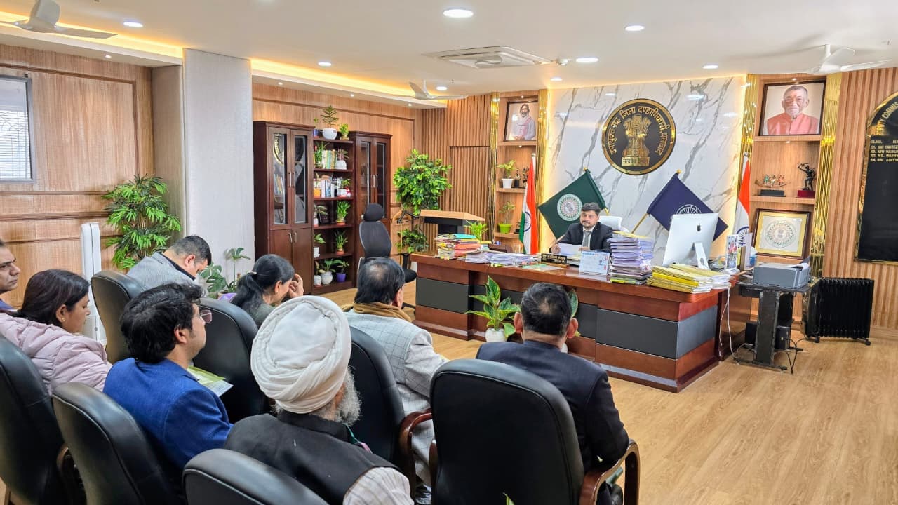 डीसी का सख्त आदेश: नियम नहीं माननेवालों का लाइसेंस होगा सस्पेंड,आईवीएफ क्लिनिको को मिला निर्देश