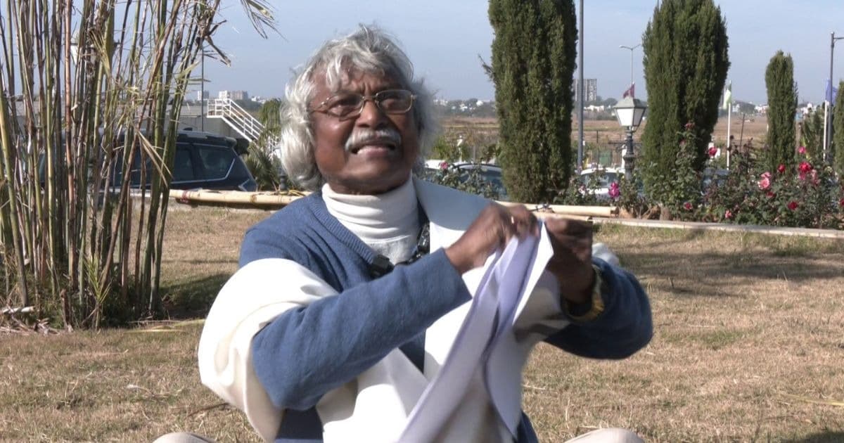 पेसा नियमावली पर झारखंड में सियासी भूचाल ! सूर्य सिंह बेसरा ने फाड़ी नियमावली, सरकार पर लगाया गंभीर आरोप